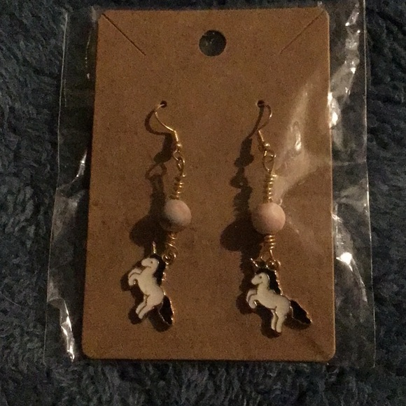 Beautiful handmade unicorn earrings - Picture 1 of 1